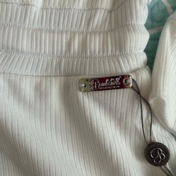 Elegant White Ribbed Bodysuit - Picture 4 of 9